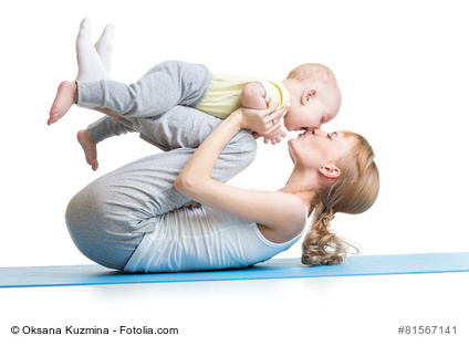 gemeinsame Fitnessübungen mit Baby